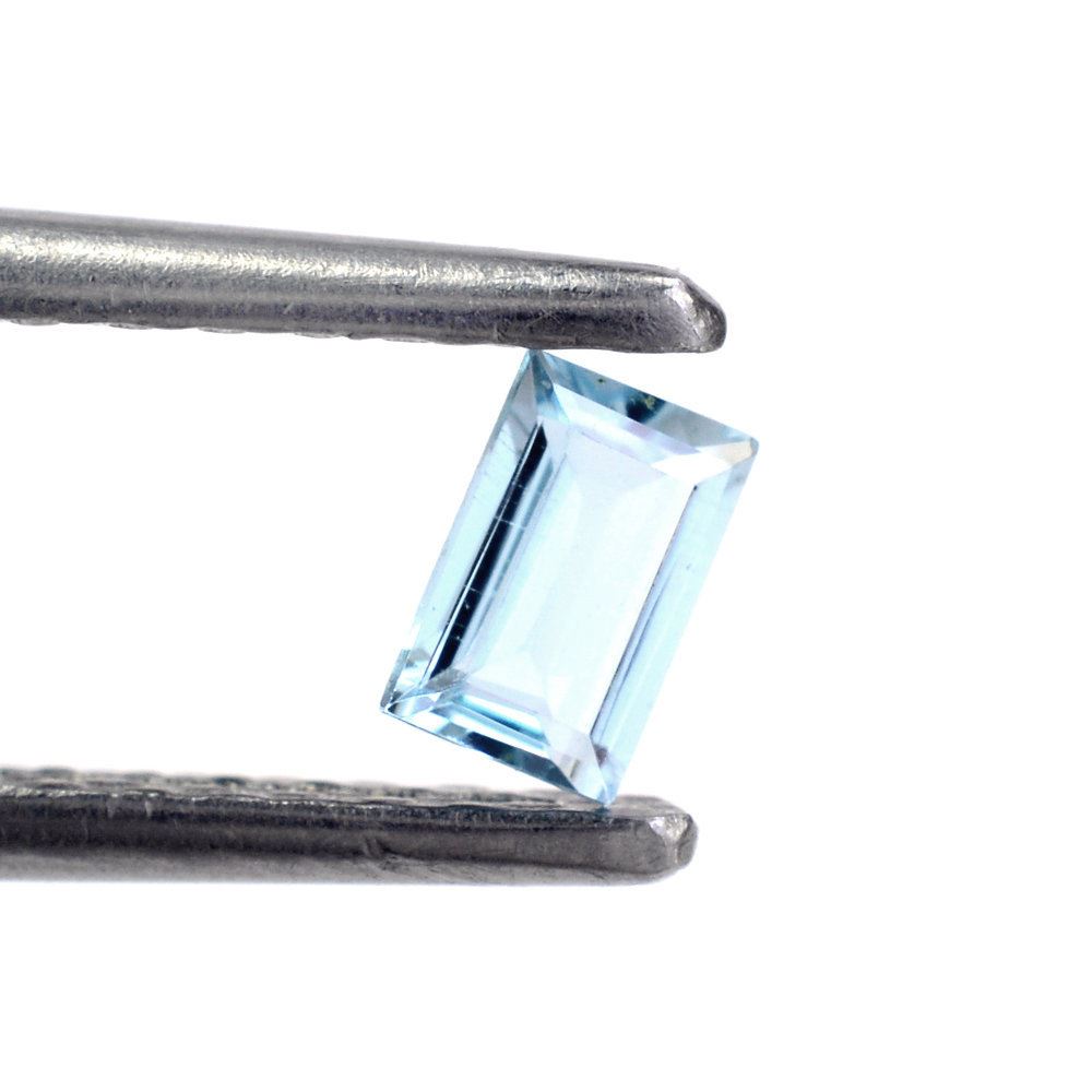 SKY BLUE TOPAZ CUT BAGUETTE 4.50X3MM 0.28 Cts.
