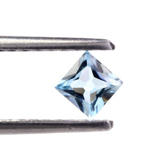 SKY BLUE TOPAZ PRINCESS CUT SQUARE 4MM 0.40 Cts.