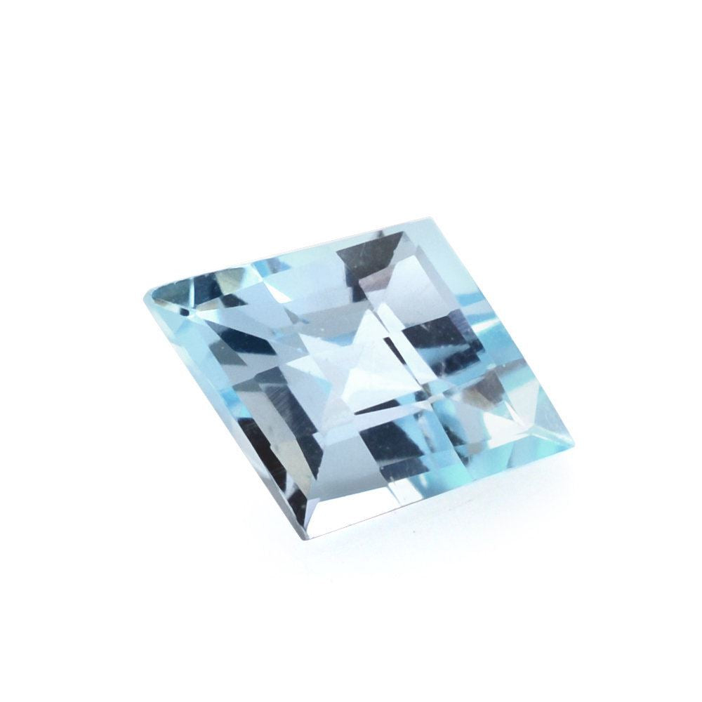 SKY BLUE TOPAZ DIAGONAL CHECKER CUT FANCY KITE SHAPE 8X6MM 1.06 Cts.