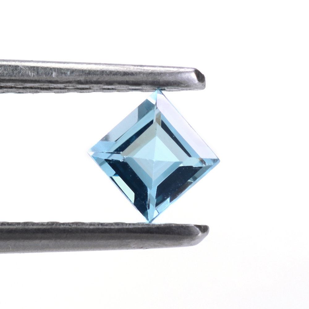 SKY BLUE TOPAZ CUT SQUARE 4MM 0.40 Cts.