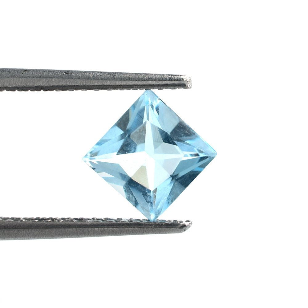 SKY BLUE TOPAZ PRINCESS CUT SQUARE (TOP/CLEAN) 6X6MM 1.20 Cts.