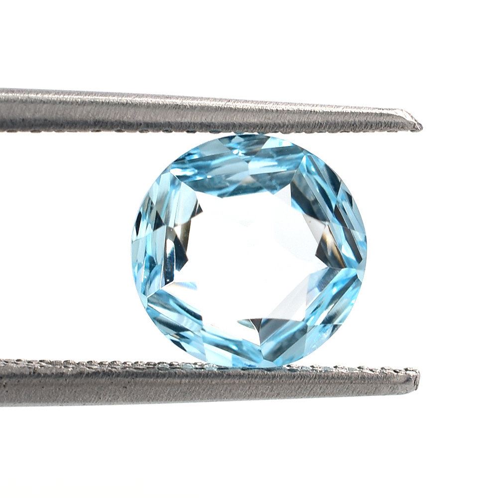 SKY BLUE TOPAZ PENTAGON CUT TABLE WITH STAR CUT BACK ROUND 8X8MM 2.35 Cts.