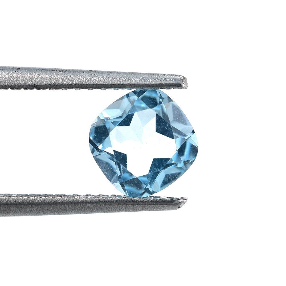 SKY BLUE TOPAZ CUT CUSHION (TOP) 6X6MM 1.16 Cts.