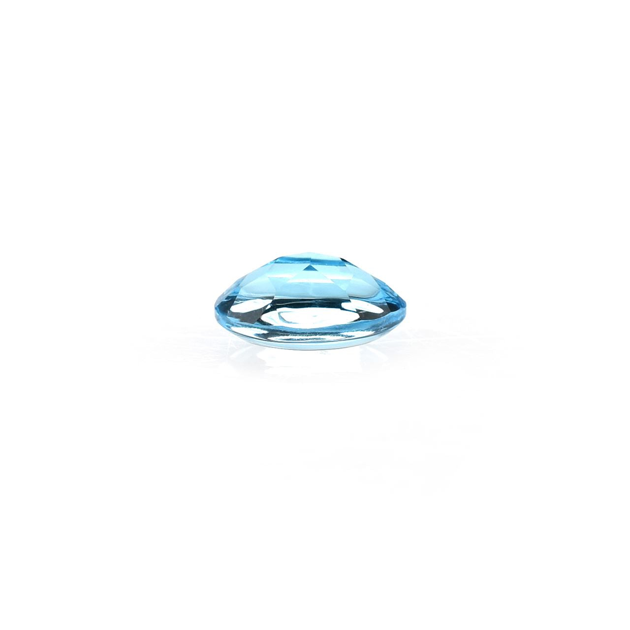 SKY BLUE TOPAZ PLAIN TOP CUT OVAL (TOP)(CLEAN) 7.00X5.00 MM 0.95 Cts.