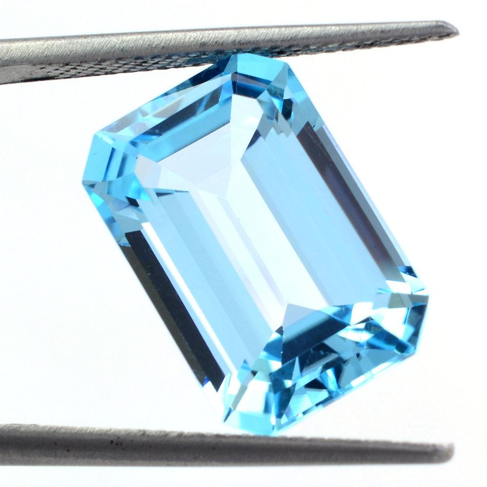SKY BLUE TOPAZ CUT OCTAGON 15X10MM 10.21 Cts.
