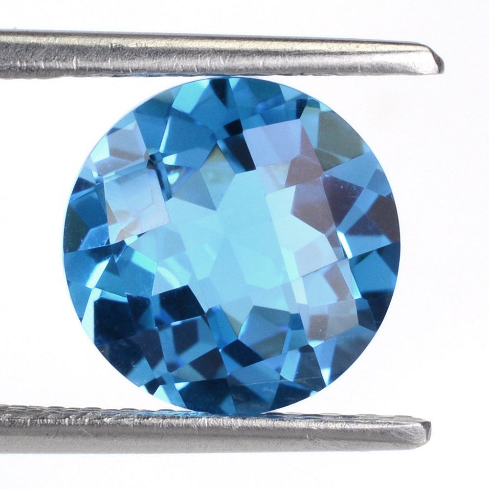 SWISS BLUE TOPAZ CHECKER CUT ROUND 10MM 4.20 Cts.