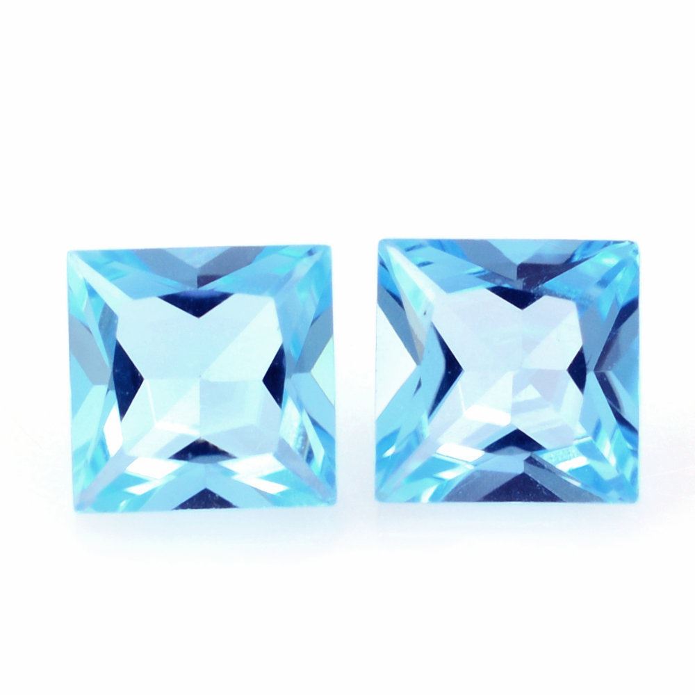 SWISS BLUE TOPAZ PRINCESS CUT SQUARE 4MM 0.45 Cts.