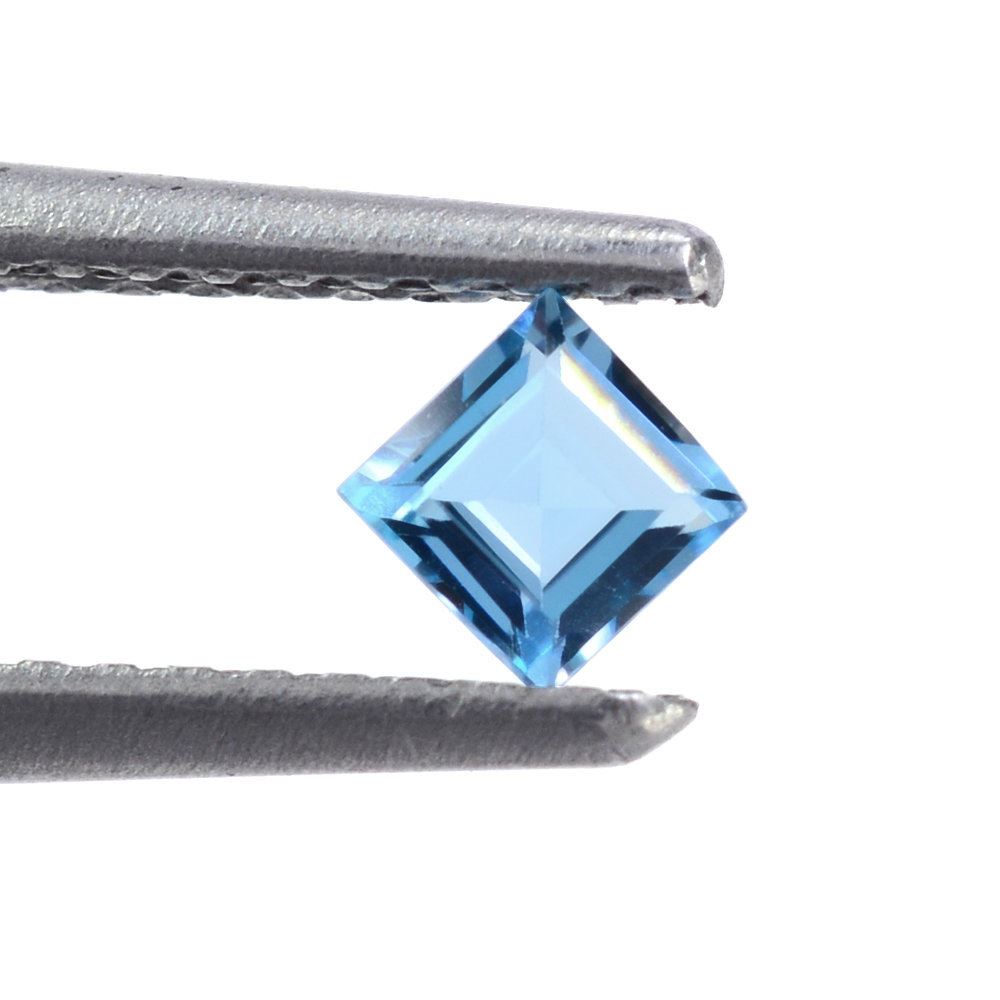 SWISS BLUE TOPAZ CUT SQUARE 3MM 0.20 Cts.