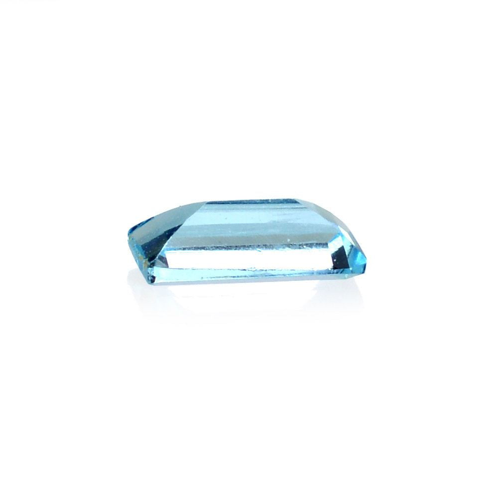 SWISS BLUE TOPAZ CUT BAGUETTE 4X2MM 0.10 Cts.