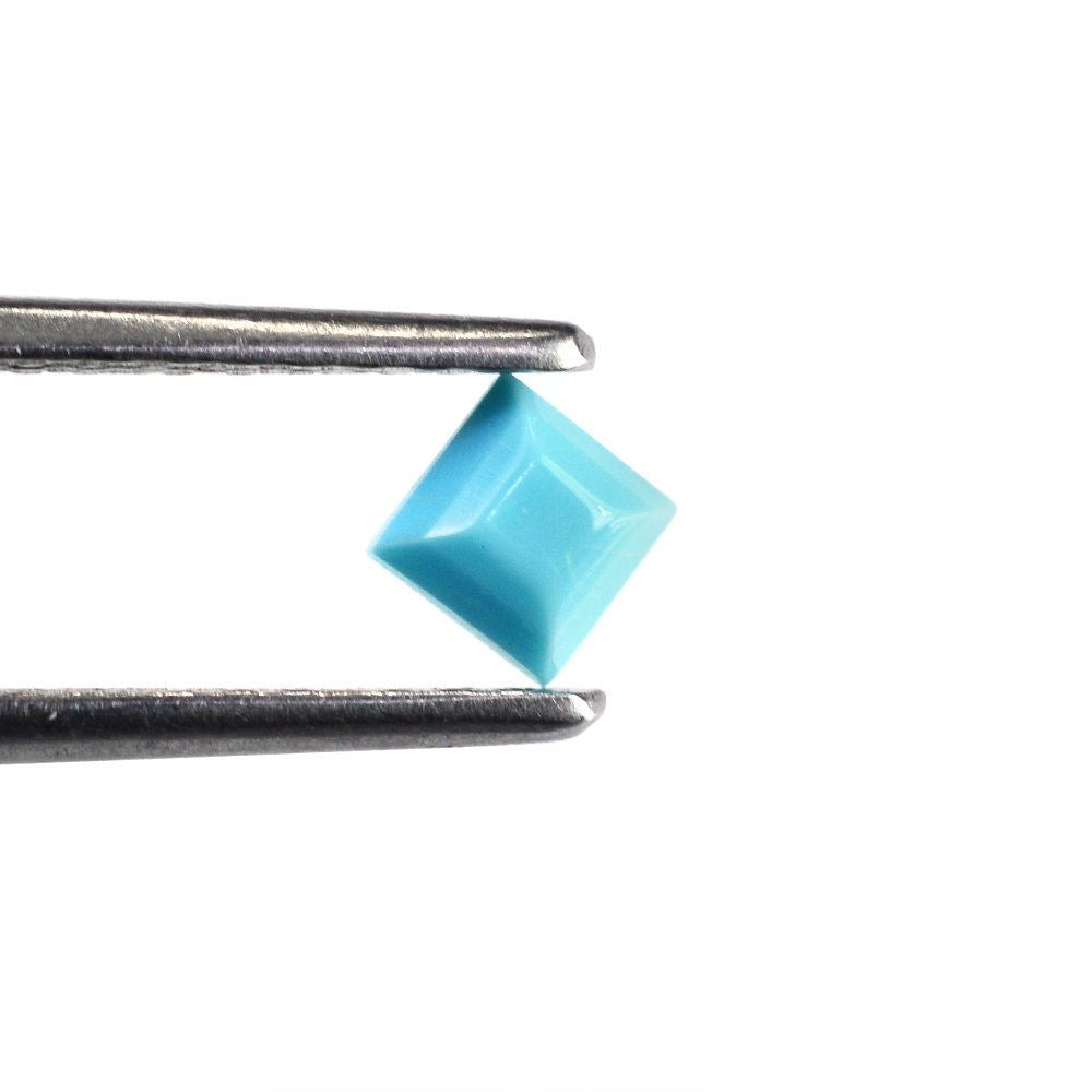 TURQUOISE TABLE CUT SQUARE CAB 4MM 0.30 Cts.