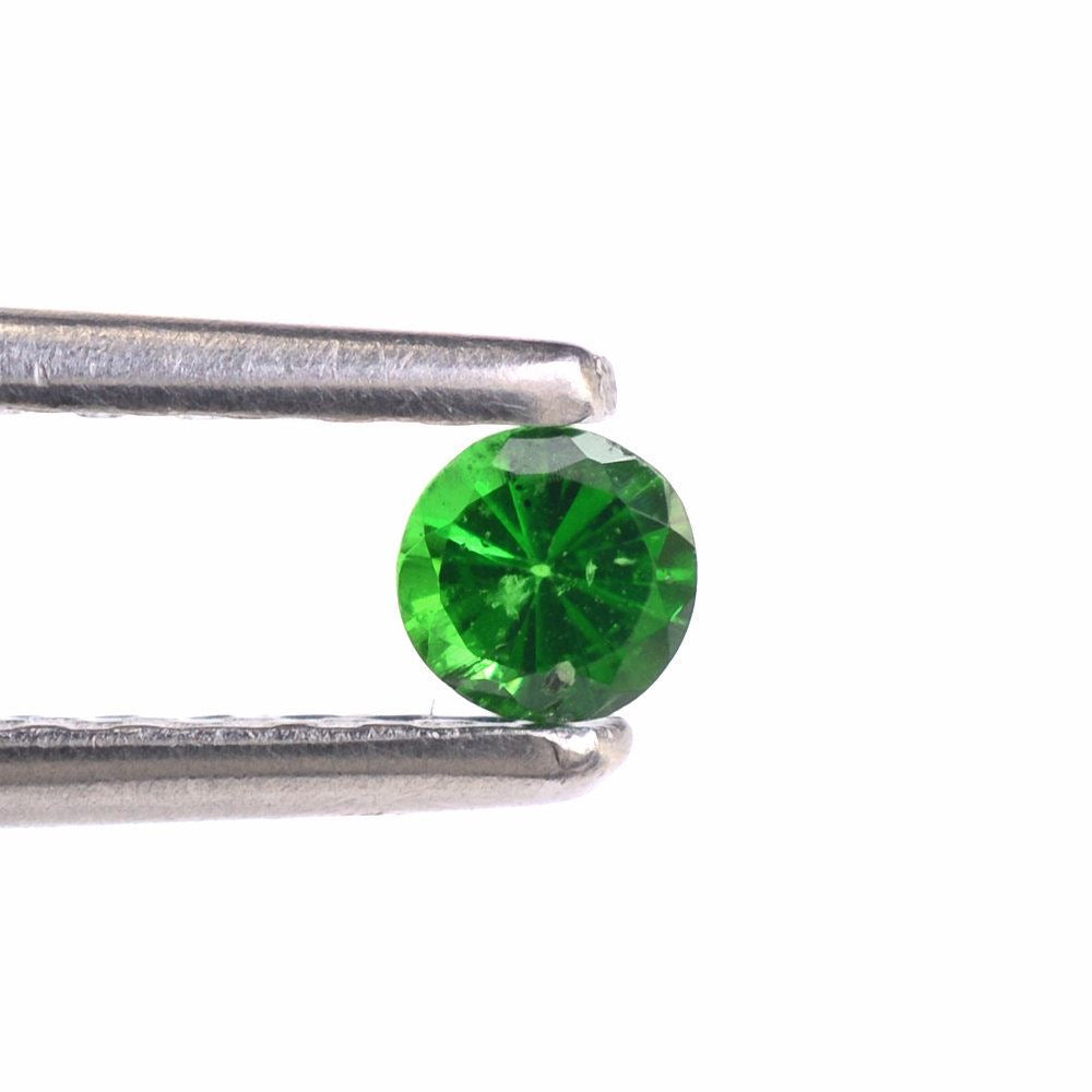 TSAVORITE DIAMOND CUT ROUND (AAA/SI) 3.30MM 0.17 Cts.