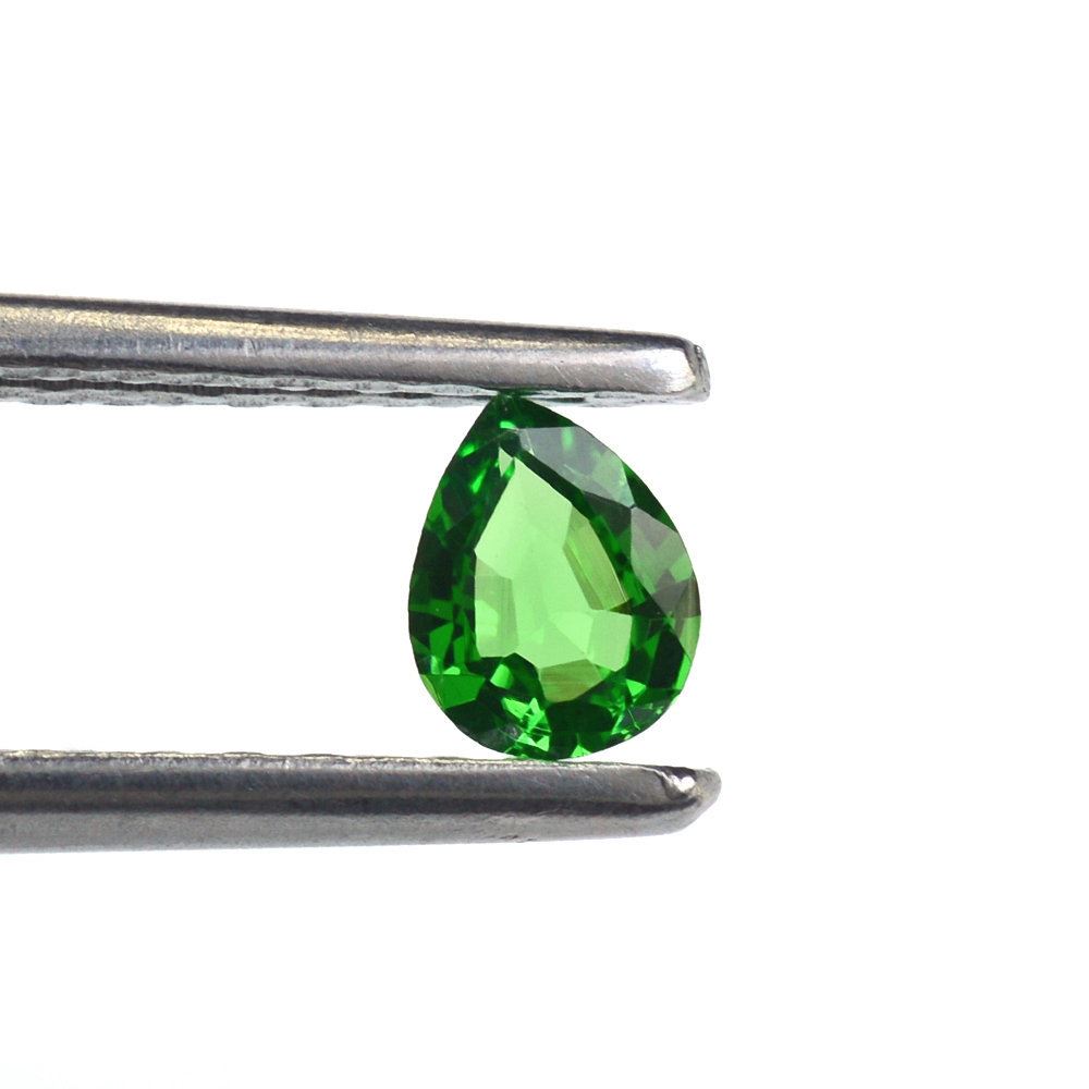 TSAVORITE CUT PEAR (AA) 5X4MM 0.35 Cts.