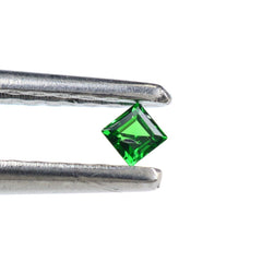 TSAVORITE CUT SQUARE (AAA/HI) 2MM 0.05 Cts.