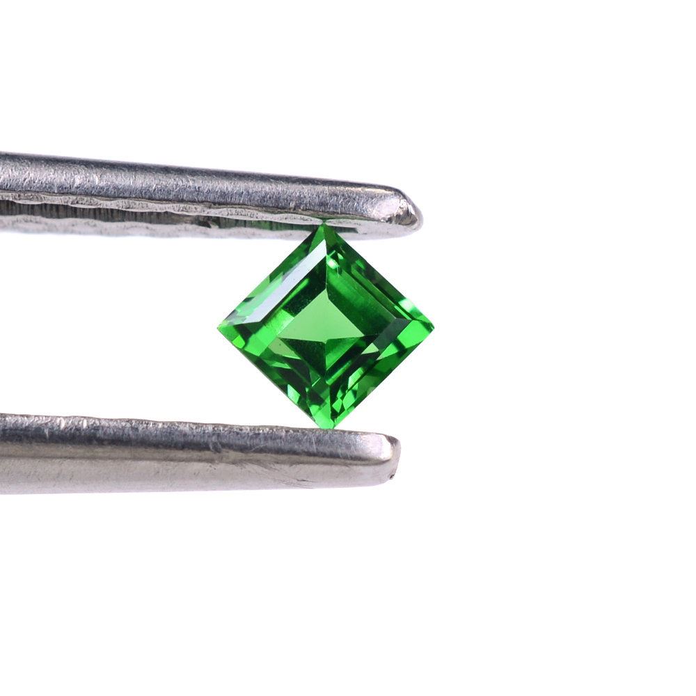 TSAVORITE CUT SQUARE (AAA/SI) 3MM 0.21 Cts.