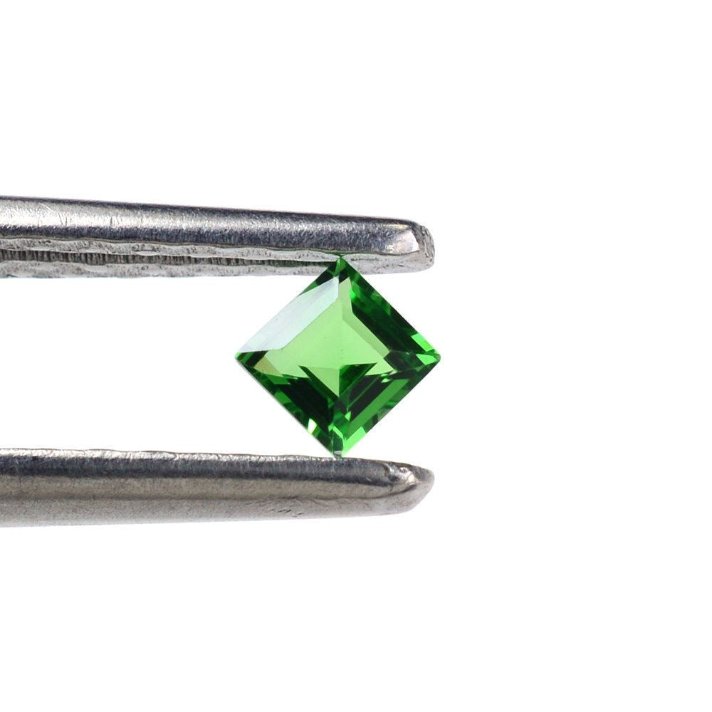 TSAVORITE CUT SQUARE (AA) 3MM 0.20 Cts.