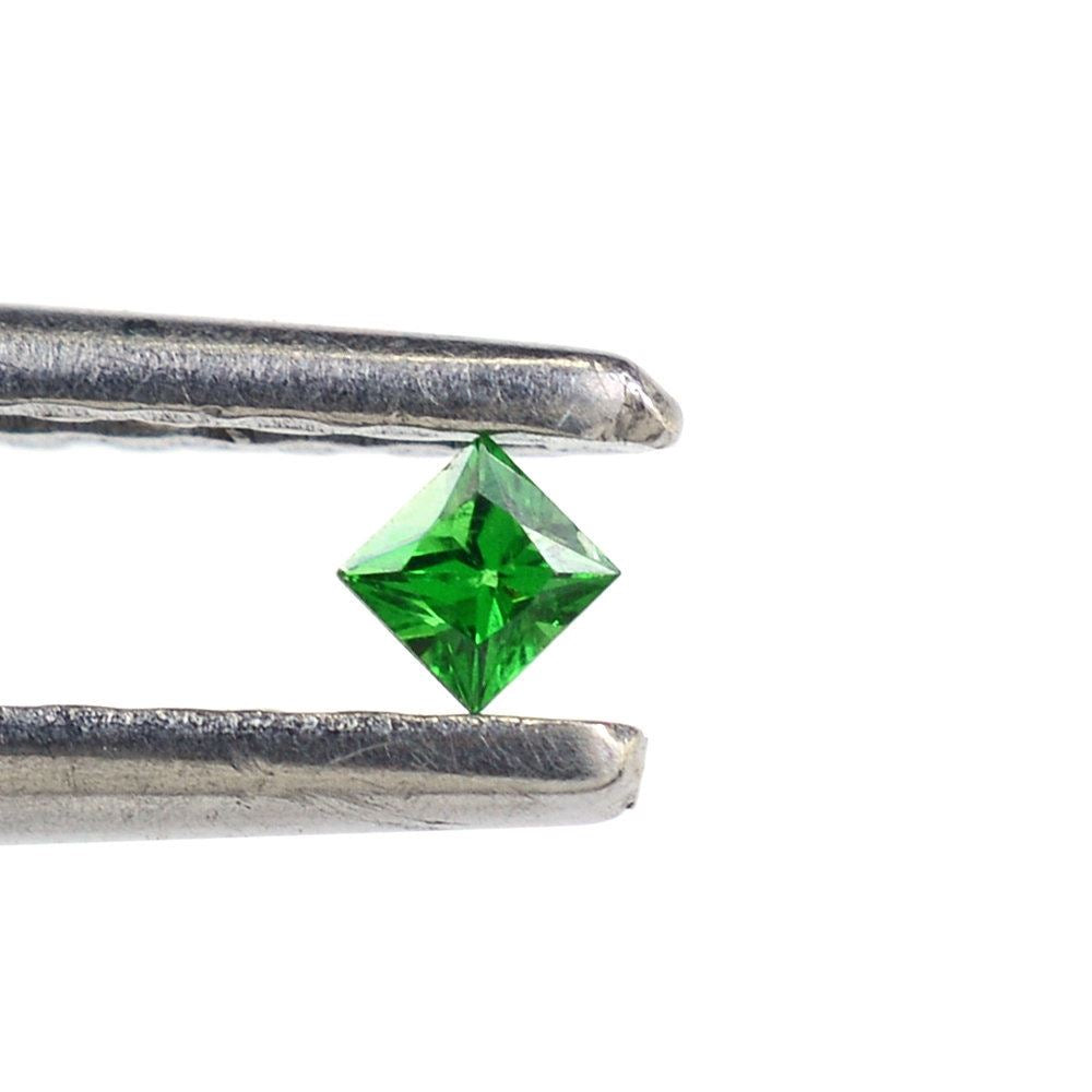 TSAVORITE PRINCESS CUT SQUARE (AAA) 1.80MM 0.04 Cts.