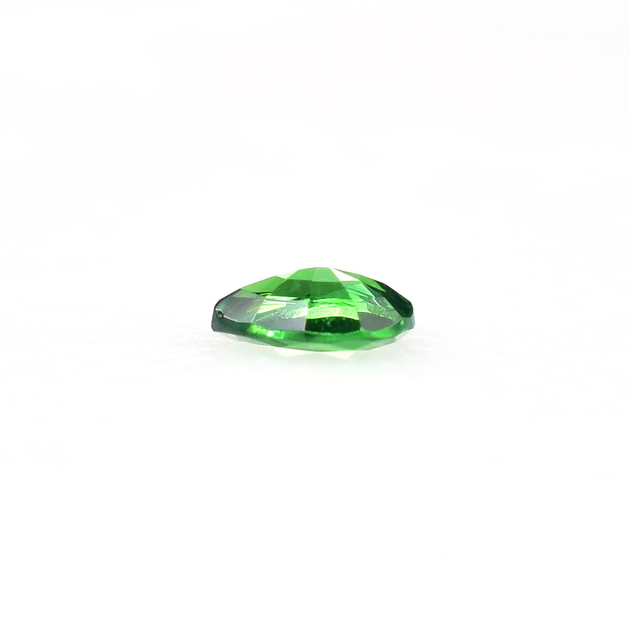 TSAVORITE STEP CUT PEAR (AAA)(CLEAN) 4.50X3.50 MM 0.23 CTS