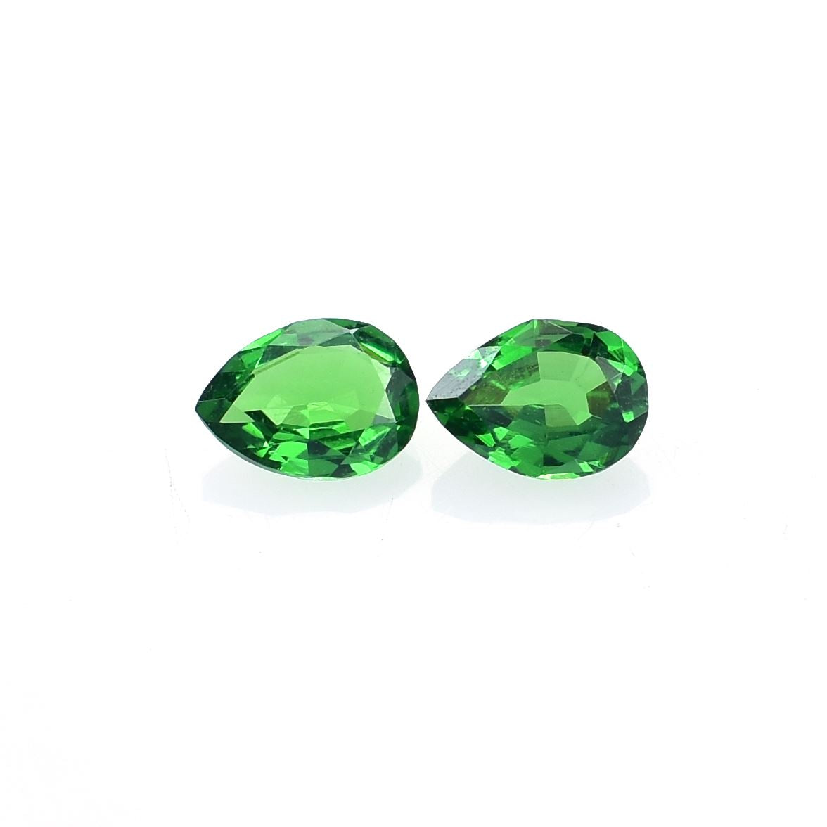 TSAVORITE STEP CUT PEAR (AAA)(CLEAN) 4.50X3.50 MM 0.23 CTS