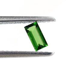 TSAVORITE CUT BAGUETTE (AAA/HI) 5X2.50MM 0.25 Cts.