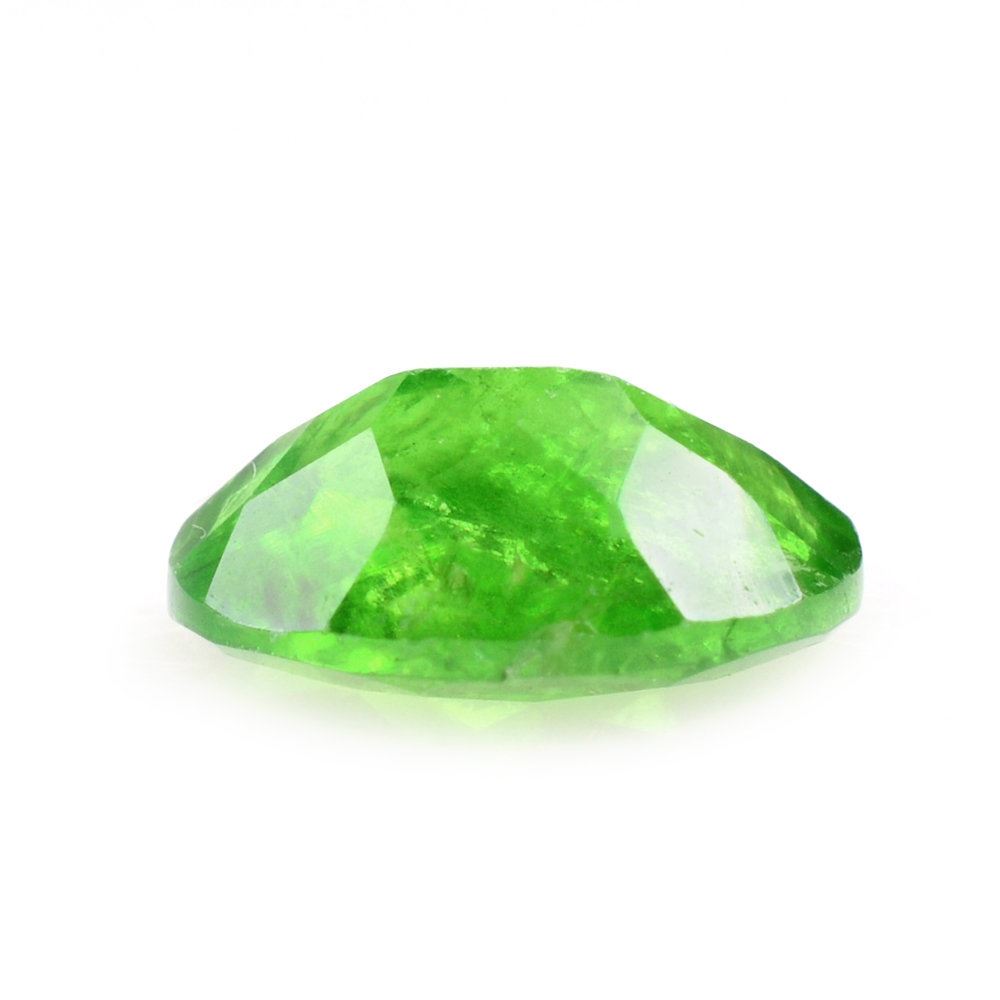 MILKY TSAVORITE GARNET CUT OVAL 8X6MM 1.53 Cts.