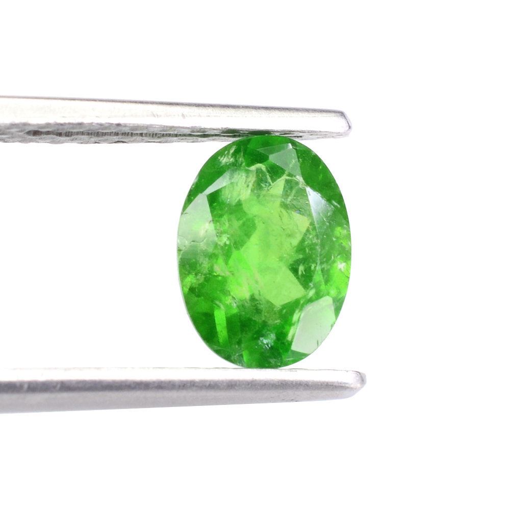 MILKY TSAVORITE GARNET CUT OVAL 8X6MM 1.53 Cts.