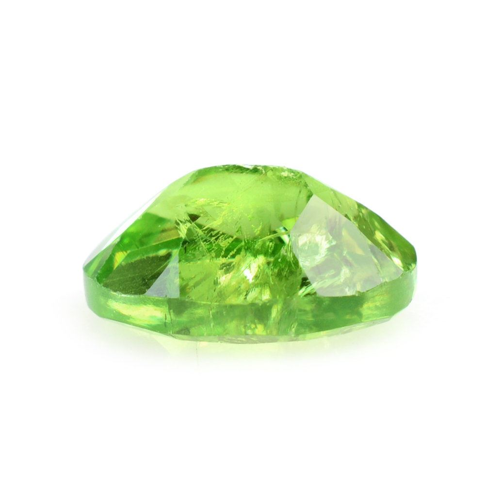 MILKY TSAVORITE GARNET CUT OVAL 8X6MM 1.49 Cts.