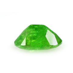 MILKY TSAVORITE GARNET CUT OVAL 8X6MM 1.51 Cts.