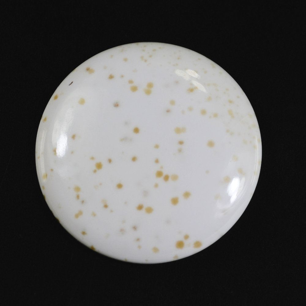 WHITE ONYX ROUND CAB (WITH BROWN SPOTS) 20MM 9.11 Cts.