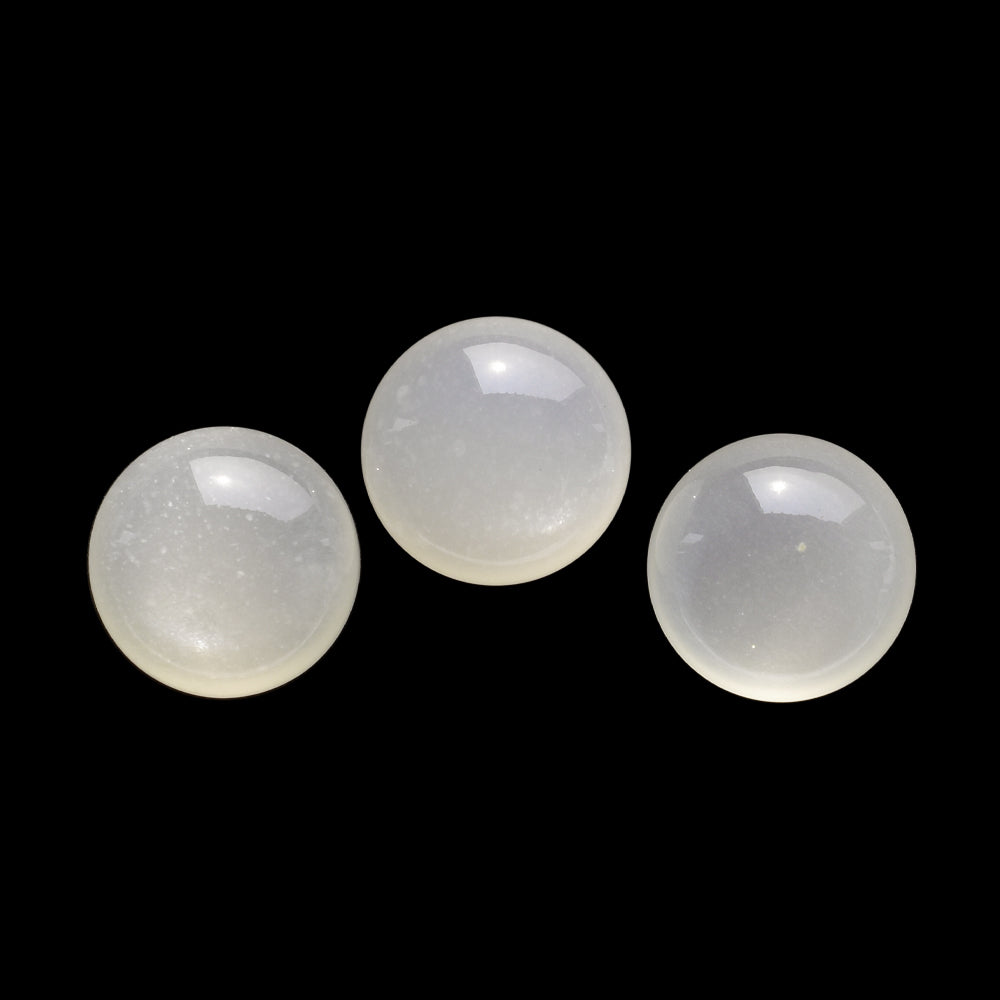 WHITE MOONSTONE (MILKY) CARVED BOTTOM ROUND CAB 11.00X11.00 MM 6.09 Cts.