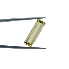 YELLOW BERYL CUT BAGUETTE (MEDIUM) 20.00X6.50 MM 4.65 Cts.