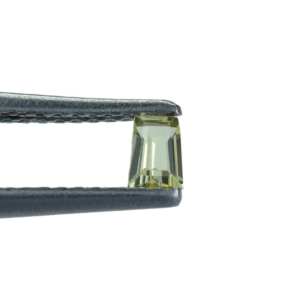 YELLOW BERYL CUT TAPPER BAGUETTE (LITE) 3.54X2.50X2.00 MM 0.12 Cts.